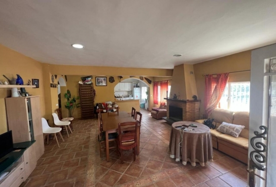 Resale - Villa - Castalla