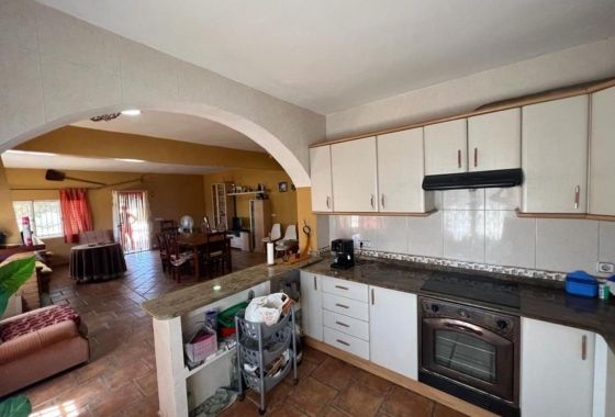 Resale - Villa - Castalla