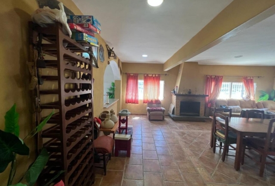 Resale - Villa - Castalla