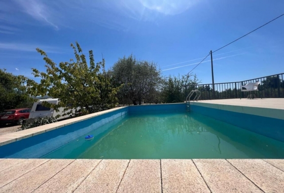 Resale - Villa - Castalla