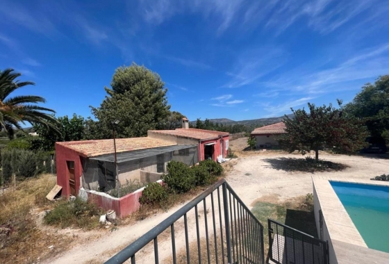 Resale - Villa - Castalla