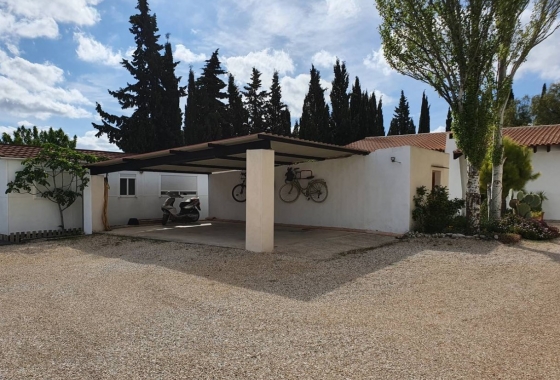 Rynek Wtórny - Willa - Castalla