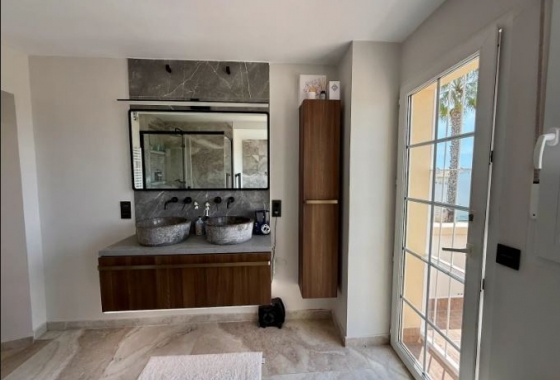 Resale - Villa - Orihuela Costa - Las Colinas Golf