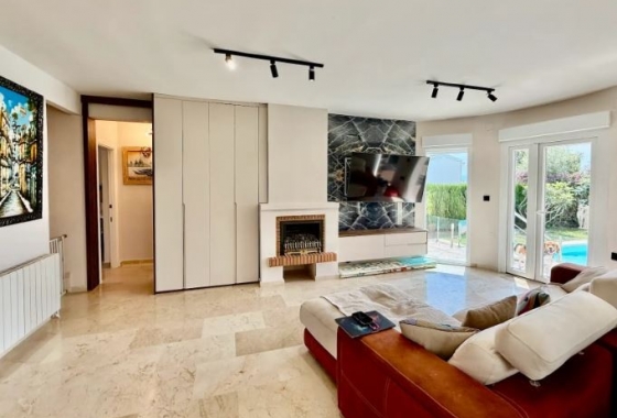 Resale - Villa - Orihuela Costa - Las Colinas Golf