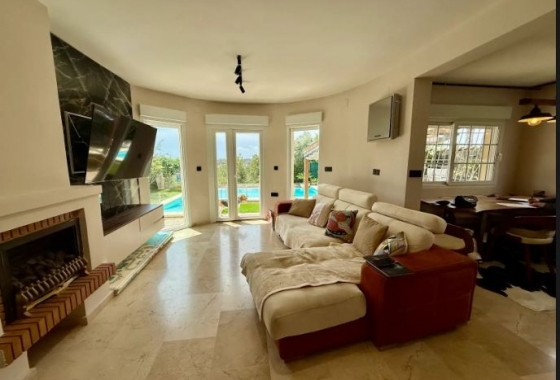 Resale - Villa - Orihuela Costa - Las Colinas Golf