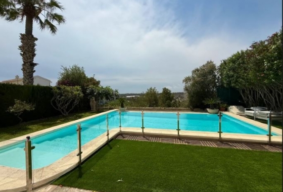 Resale - Villa - Orihuela Costa - Las Colinas Golf