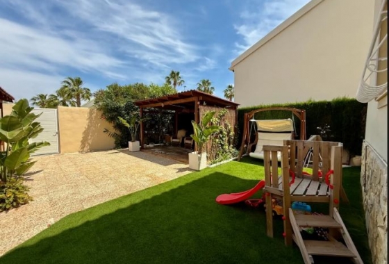 Resale - Villa - Orihuela Costa - Las Colinas Golf