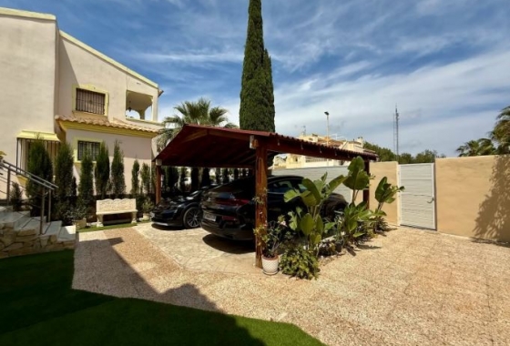 Resale - Villa - Orihuela Costa - Las Colinas Golf