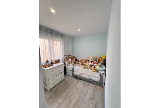 Resale - Apartment / flat - Alicante - Carolinas Bajas