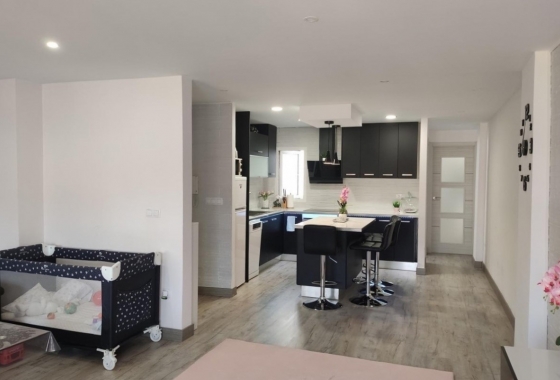 Resale - Apartment / flat - Alicante - Carolinas Bajas