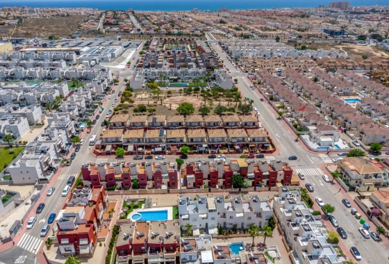 Resale - Townhouse - Torrevieja - Nueva Torrevieja - Aguas Nuevas