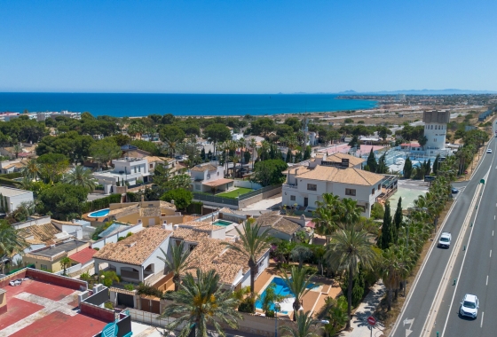 Resale - Villa - Orihuela Costa - Punta Prima