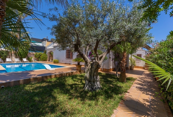 Resale - Villa - Orihuela Costa - Punta Prima