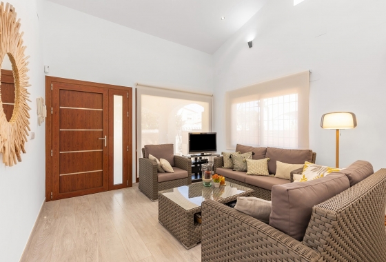 Resale - Villa - Orihuela Costa - Punta Prima