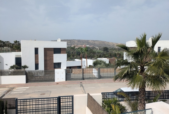 Rynek Wtórny - Willa - Algorfa