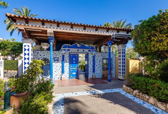 Resale - Apartment / flat - Torrevieja - Torrevieja - Playa de los Locos