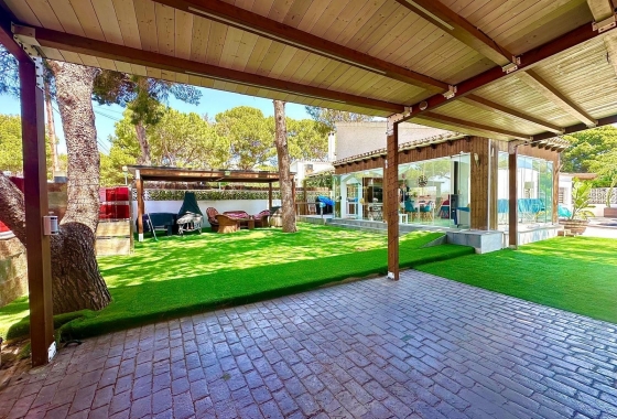 Resale - Villa - Orihuela Costa - Punta Prima