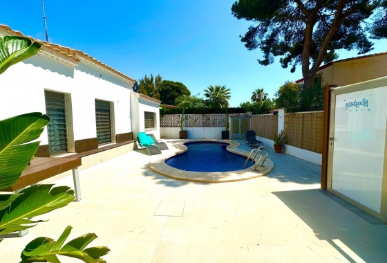 Resale - Villa - Orihuela Costa - Punta Prima