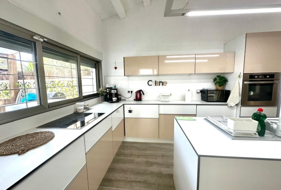 Resale - Villa - Orihuela Costa - Punta Prima