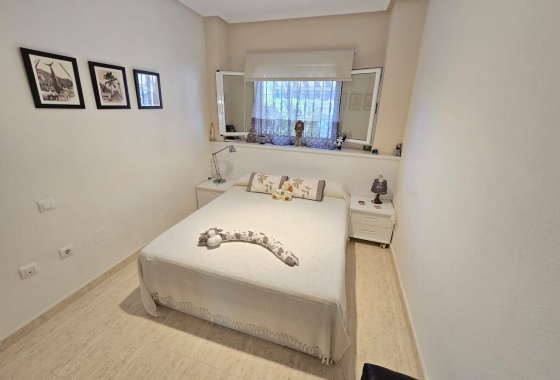 Resale - Bungalow - La Mata
