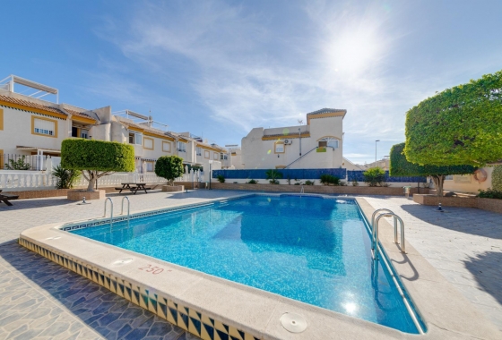 Resale - Bungalow - Torrevieja - Nueva Torrevieja - Aguas Nuevas