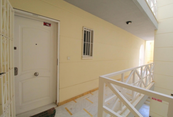 Resale - Apartment / flat - Torrevieja - La Veleta