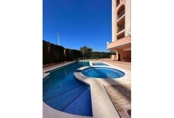 Resale - Apartment / flat - Torrevieja - Torrevieja - Playa de los Locos