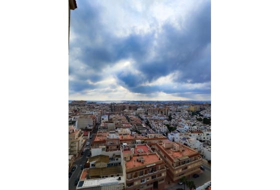 Resale - Apartment / flat - Torrevieja - Torrevieja - Playa de los Locos