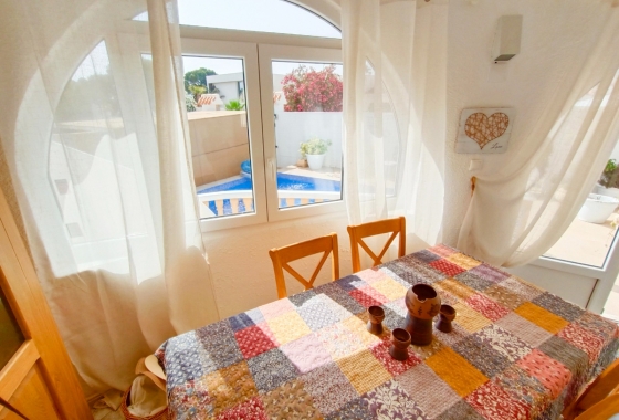 Resale - Villa - Orihuela Costa - La Zenia