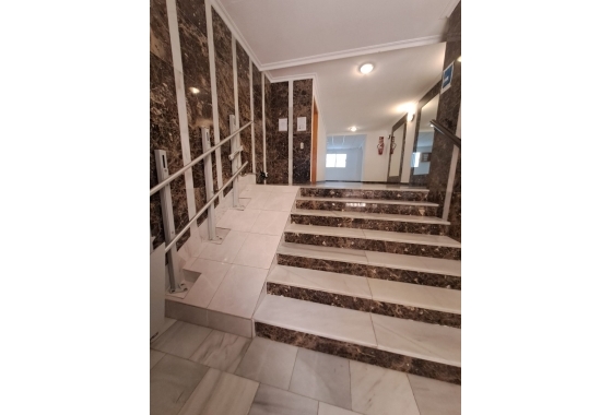 Resale - Apartment / flat - Torrevieja - La Mata pueblo