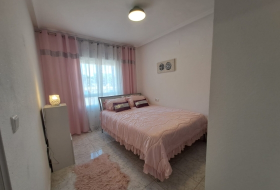 Resale - Apartment / flat - Torrevieja - La Mata pueblo