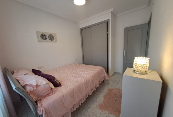 Resale - Apartment / flat - Torrevieja - La Mata pueblo