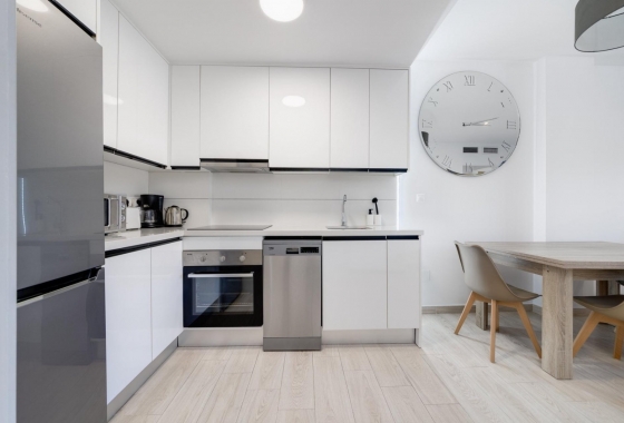 Resale - Apartment / flat - La Mata