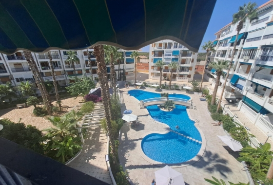 Resale - Apartment / flat - La Mata