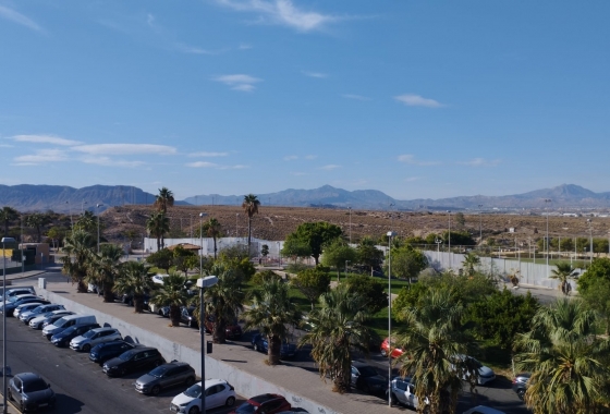 Resale - Apartment / flat - Alicante -  Urbanization