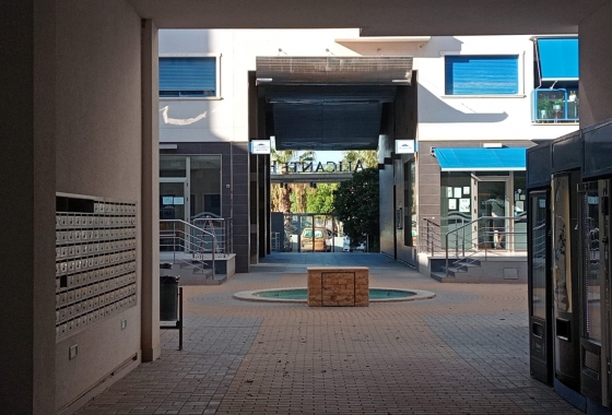 Resale - Apartment / flat - Alicante -  Urbanization