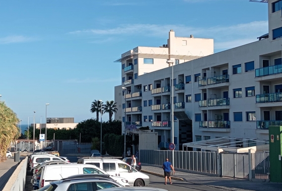 Resale - Apartment / flat - Alicante -  Urbanization