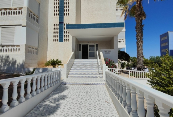 Resale - Apartment / flat - Torrevieja - Torrelamata - La Mata