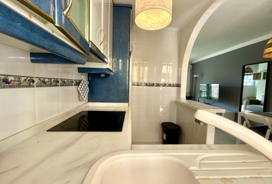 Rynek Wtórny - Trzypiętrowy - Algorfa