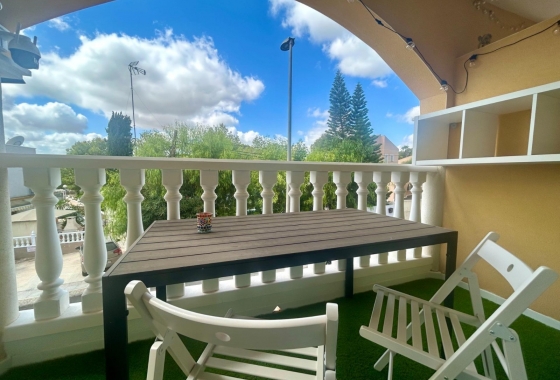 Rynek Wtórny - Trzypiętrowy - Algorfa