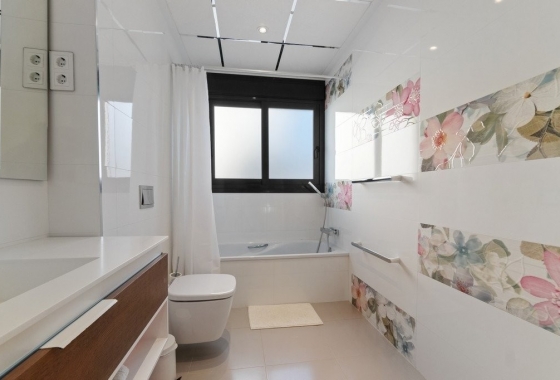 Resale - Villa - Campoamor