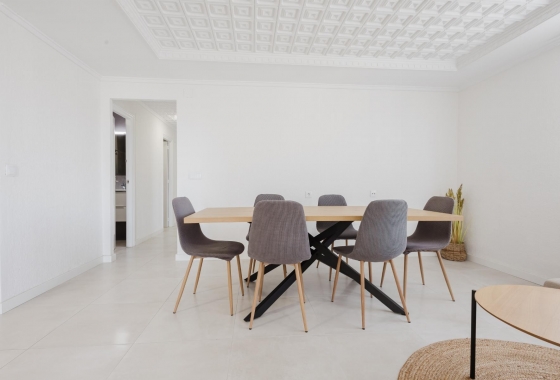 Resale - Apartment / flat - Torrevieja - Playa Acequion