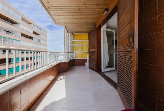 Resale - Apartment / flat - Torrevieja - Playa Acequion