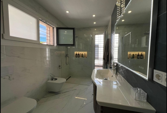 Resale - Villa - La Mata