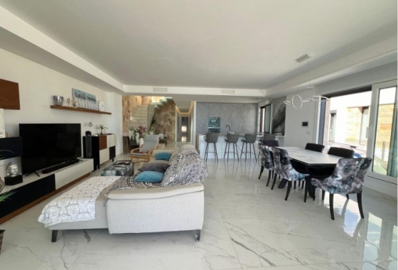 Resale - Villa - La Mata