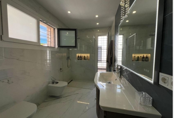 Resale - Villa - La Mata