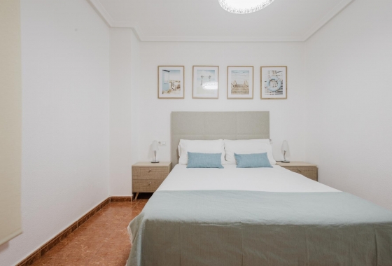 Resale - Apartment / flat - Torrevieja - Playa del Acequión