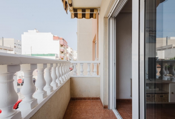 Resale - Apartment / flat - Torrevieja - Playa del Acequión