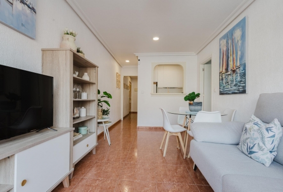 Resale - Apartment / flat - Torrevieja - Playa del Acequión