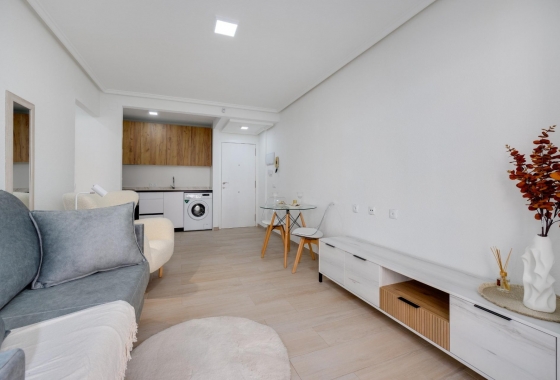 Resale - Apartment / flat - Torrevieja - El Acequión - Los Náufragos